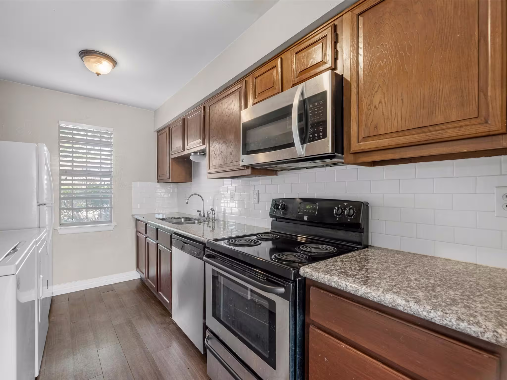 Photo 6 of 7945 Ellinger Lane, Houston, TX