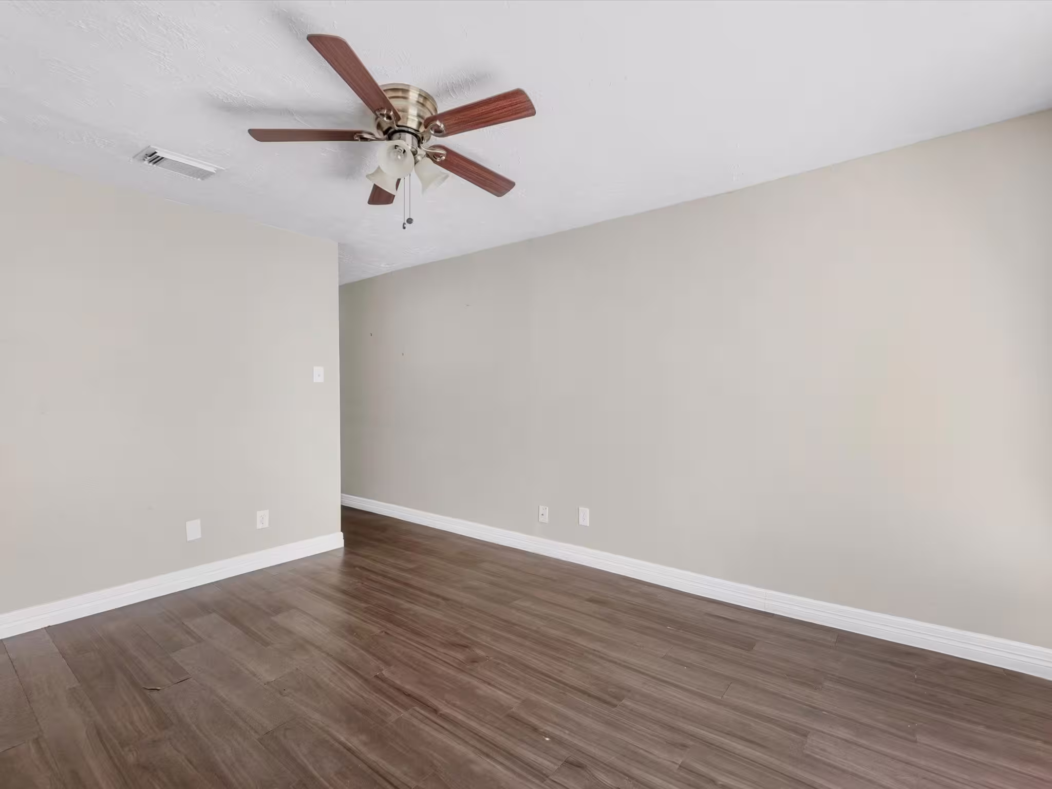 Photo 7 of 7945 Ellinger Lane, Houston, TX