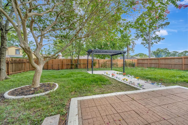 Photo 5 of 910 Beachcomber Lane, Houston, TX