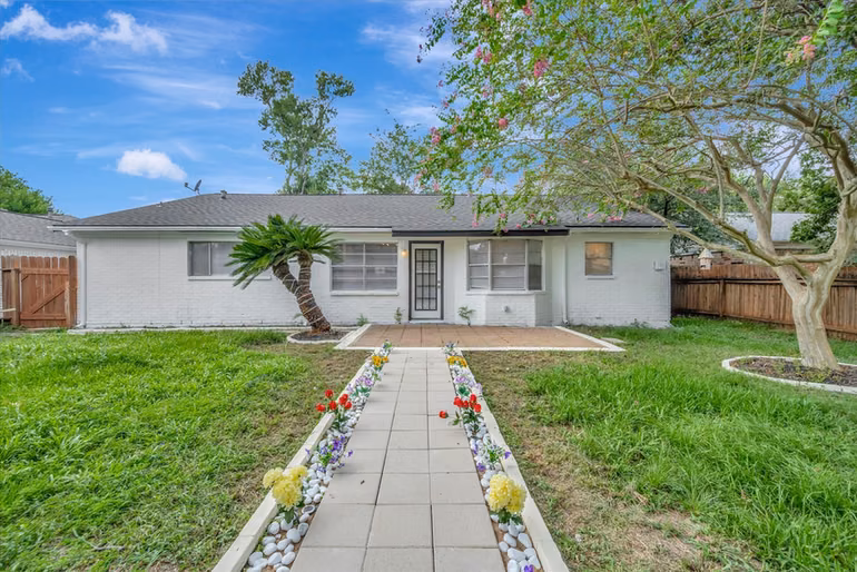 Photo 7 of 910 Beachcomber Lane, Houston, TX