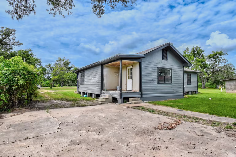 Photo 3 of 6615 Live Oak Drive, Jones Creek, TX
