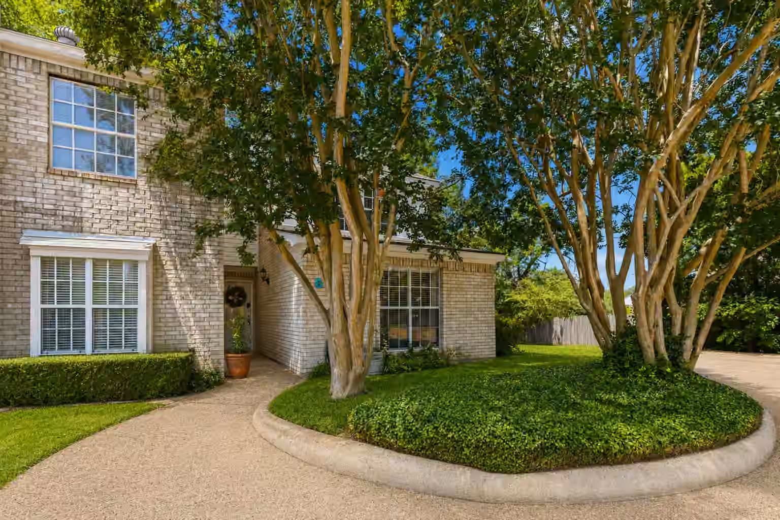 Photo of 1401 Avenue O Apt G, Huntsville, TX 77340