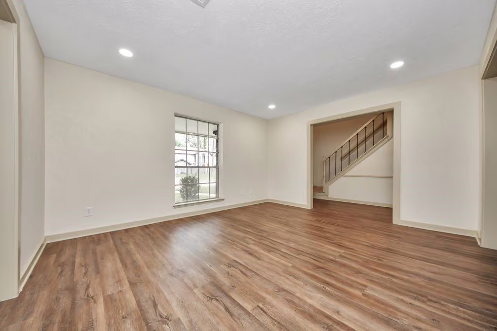 Photo 3 of 5731 Lodge Creek Drive, Houston, TX