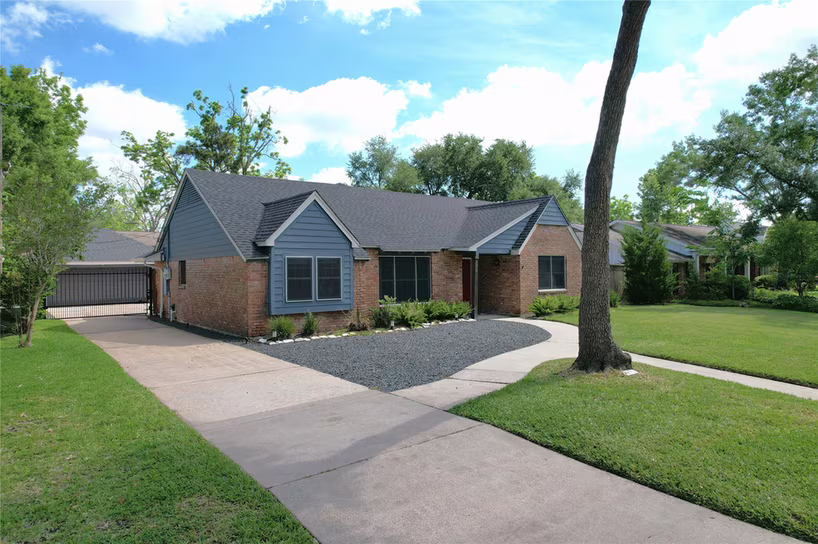 Photo 2 of 226 Driftwood Drive, Seabrook, TX
