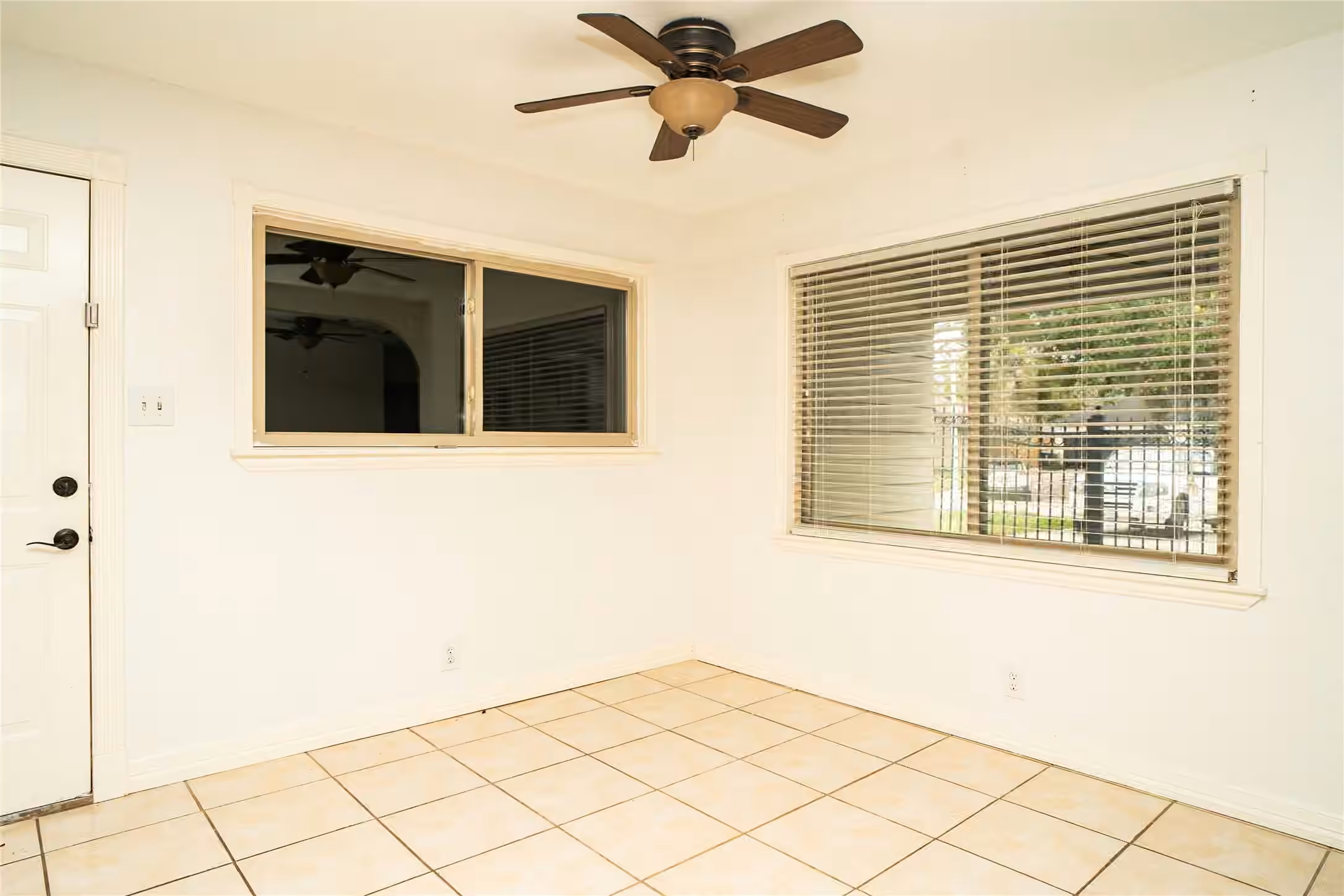 Photo 7 of 4833 Hummingbird Street, Houston, TX
