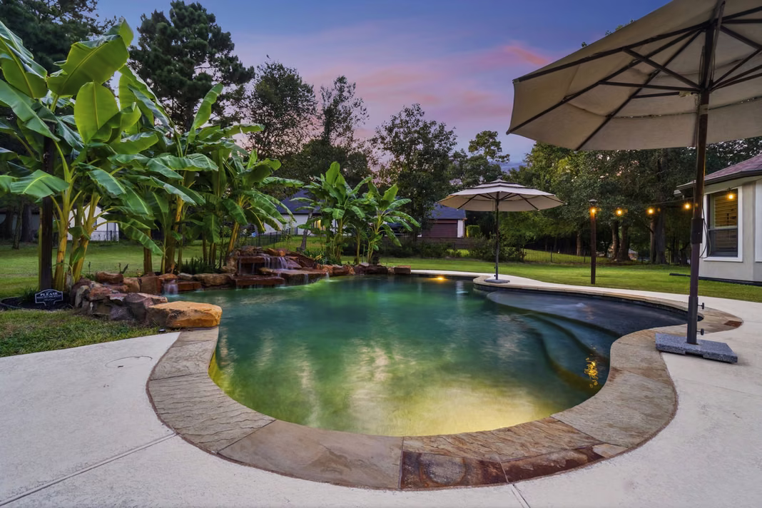 Photo 5 of 11612 Princess Ann Court, Montgomery, TX