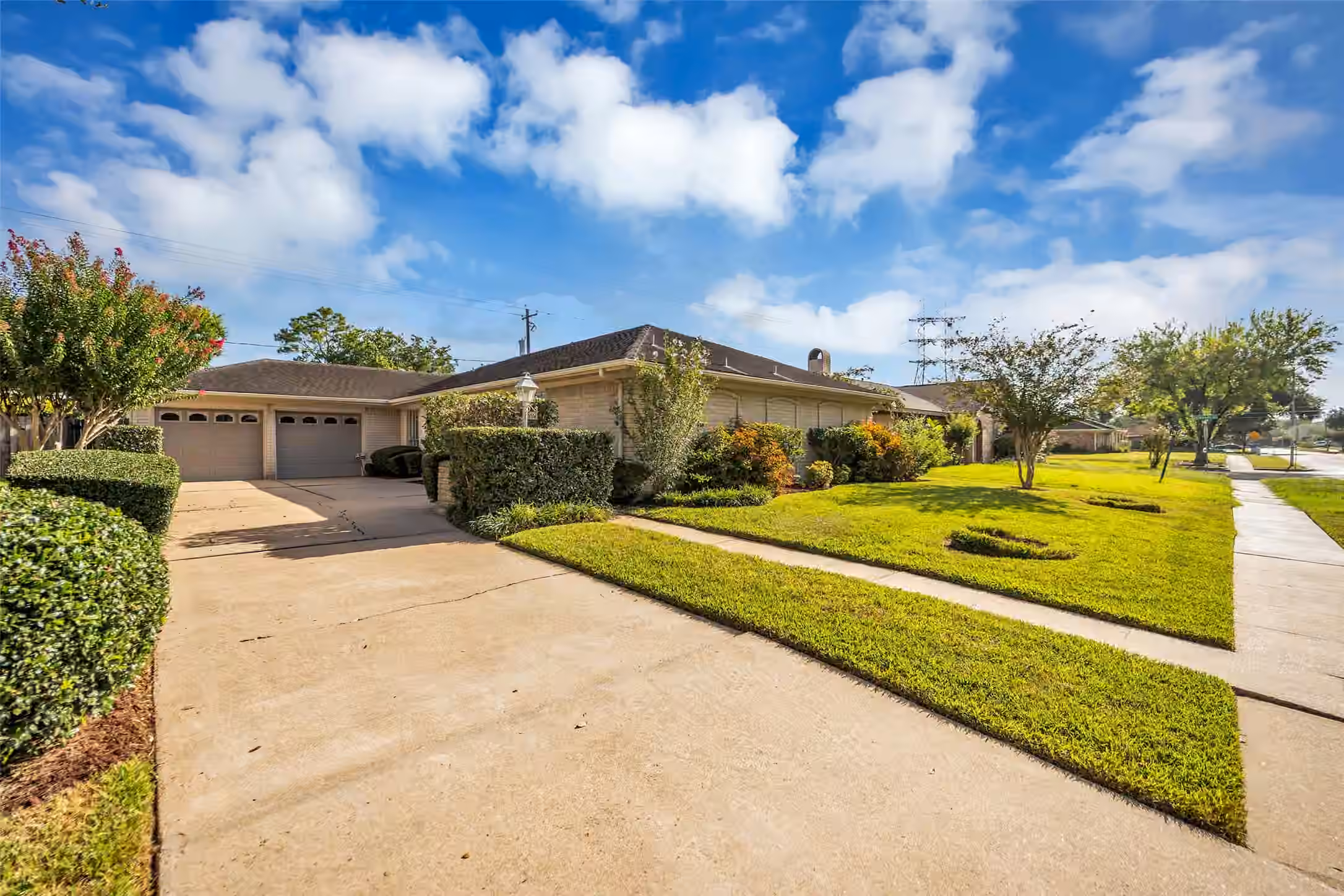 Photo 2 of 9106 Willow Meadow Drive, Houston, TX