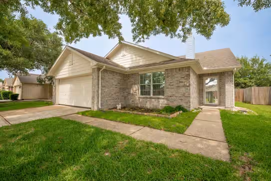 Photo of 7830 Hunters Peak Lane, Baytown, TX