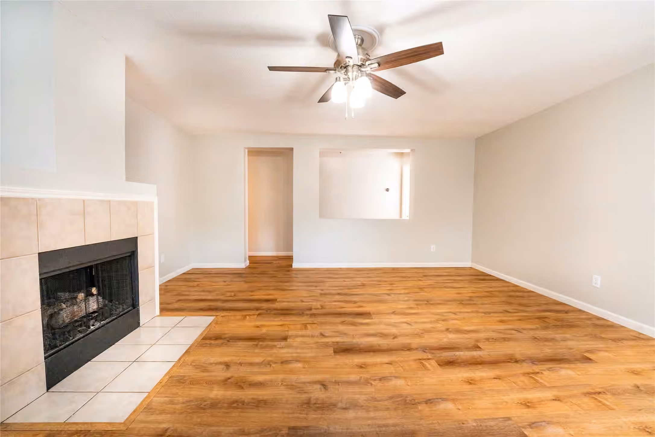 Photo 2 of 7830 Hunters Peak Lane, Baytown, TX