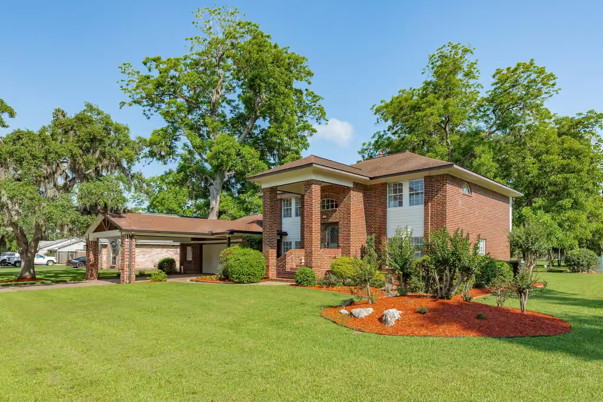 Photo 4 of 320 N Amherst Drive, West Columbia, TX