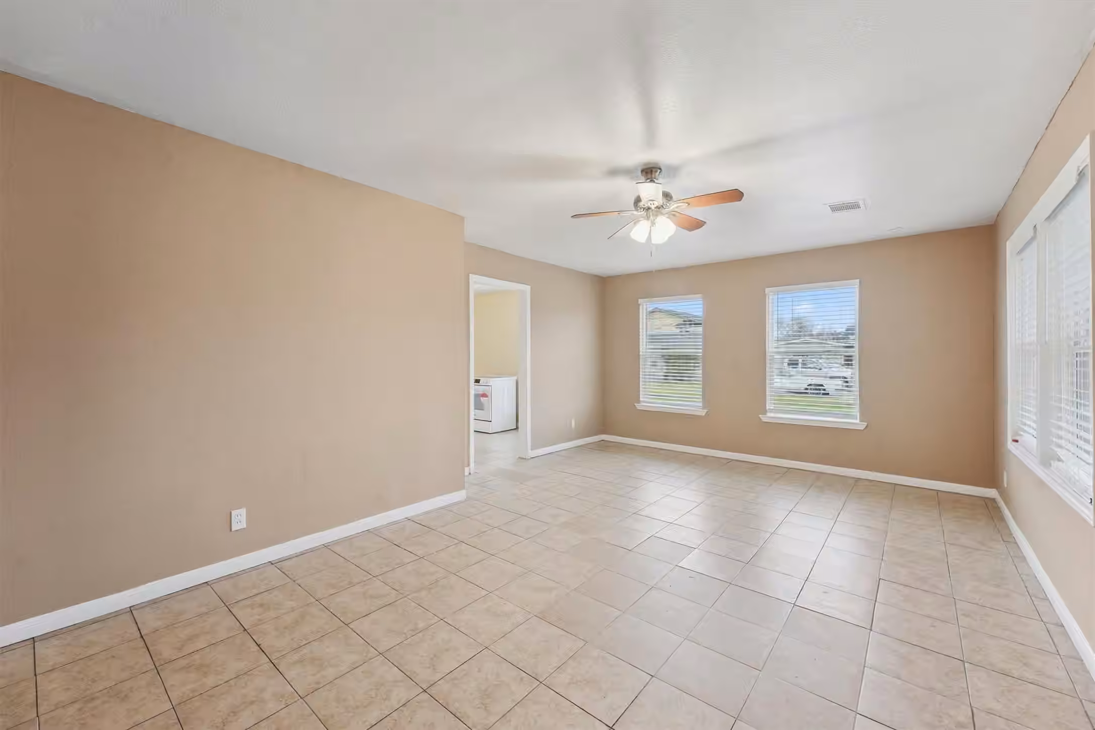 Photo 5 of 1107 Defender Street, Houston, TX