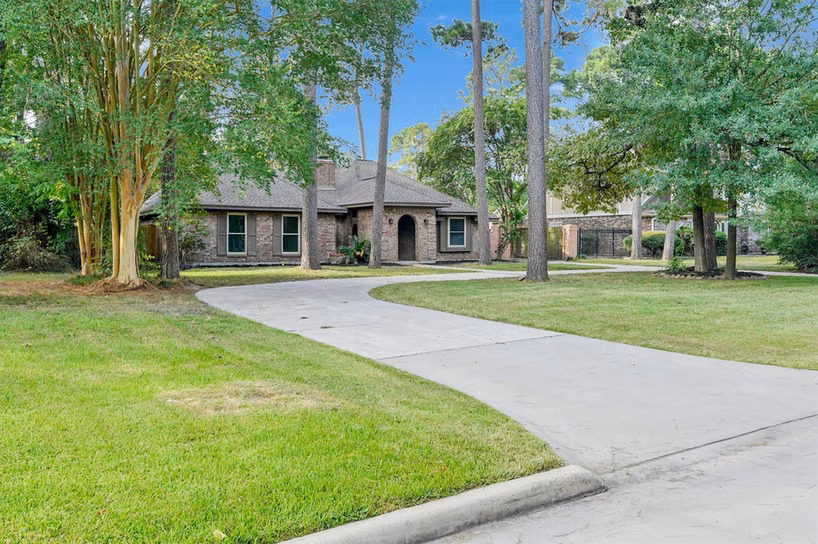 Photo 3 of 6415 Moccasin Bend Drive, Spring, TX