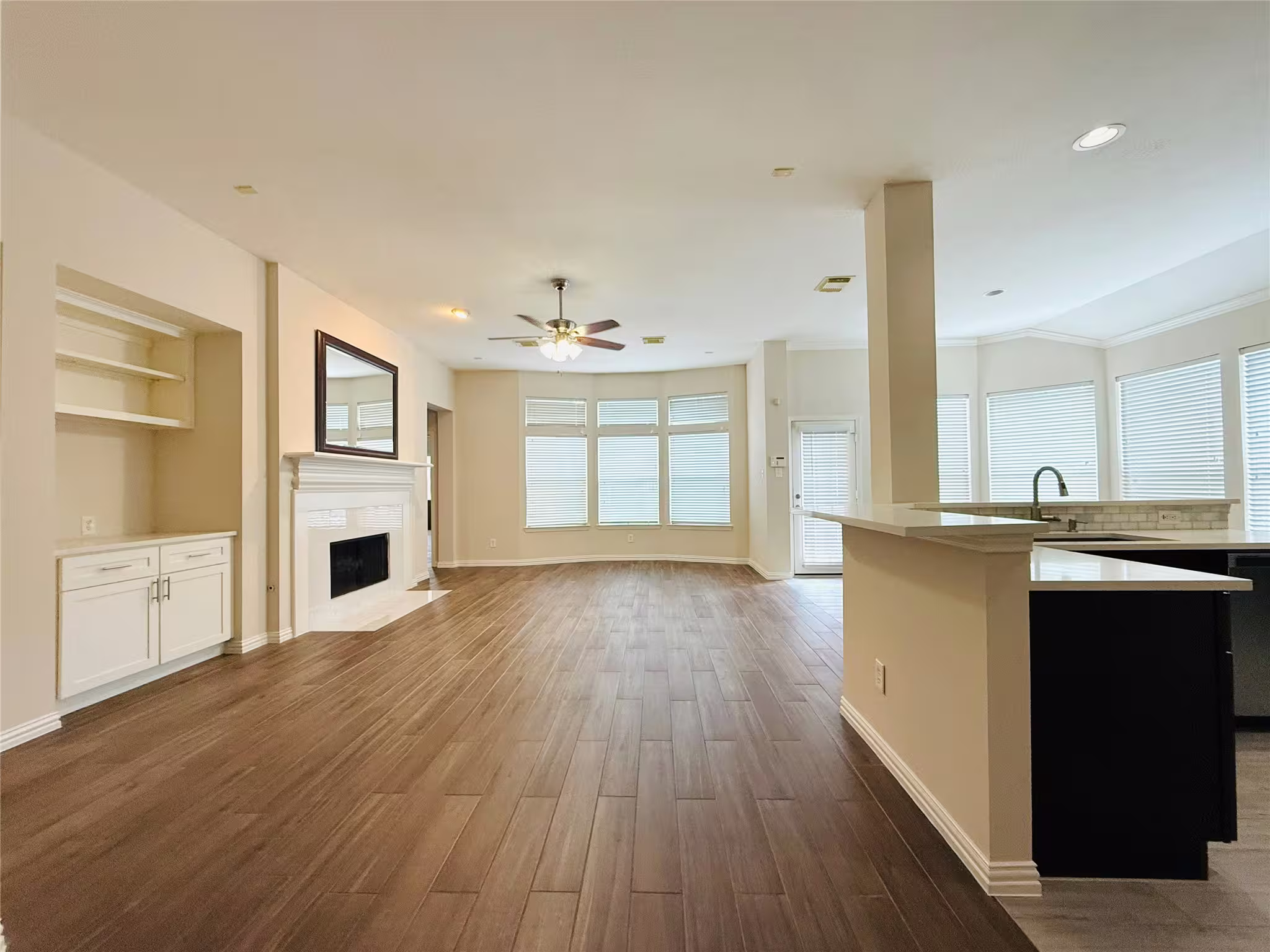 Photo 6 of 5222 Hanneck Valley Lane, Katy, TX