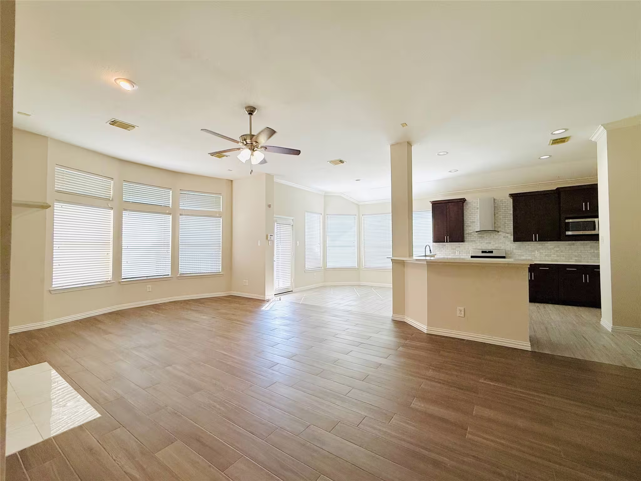 Photo 7 of 5222 Hanneck Valley Lane, Katy, TX