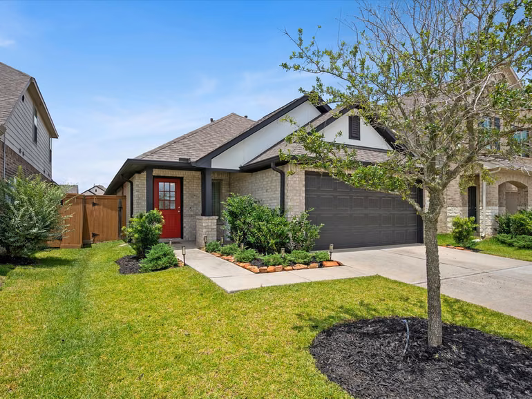 Photo 2 of 8111 Blue Fish Drive, Cypress, TX