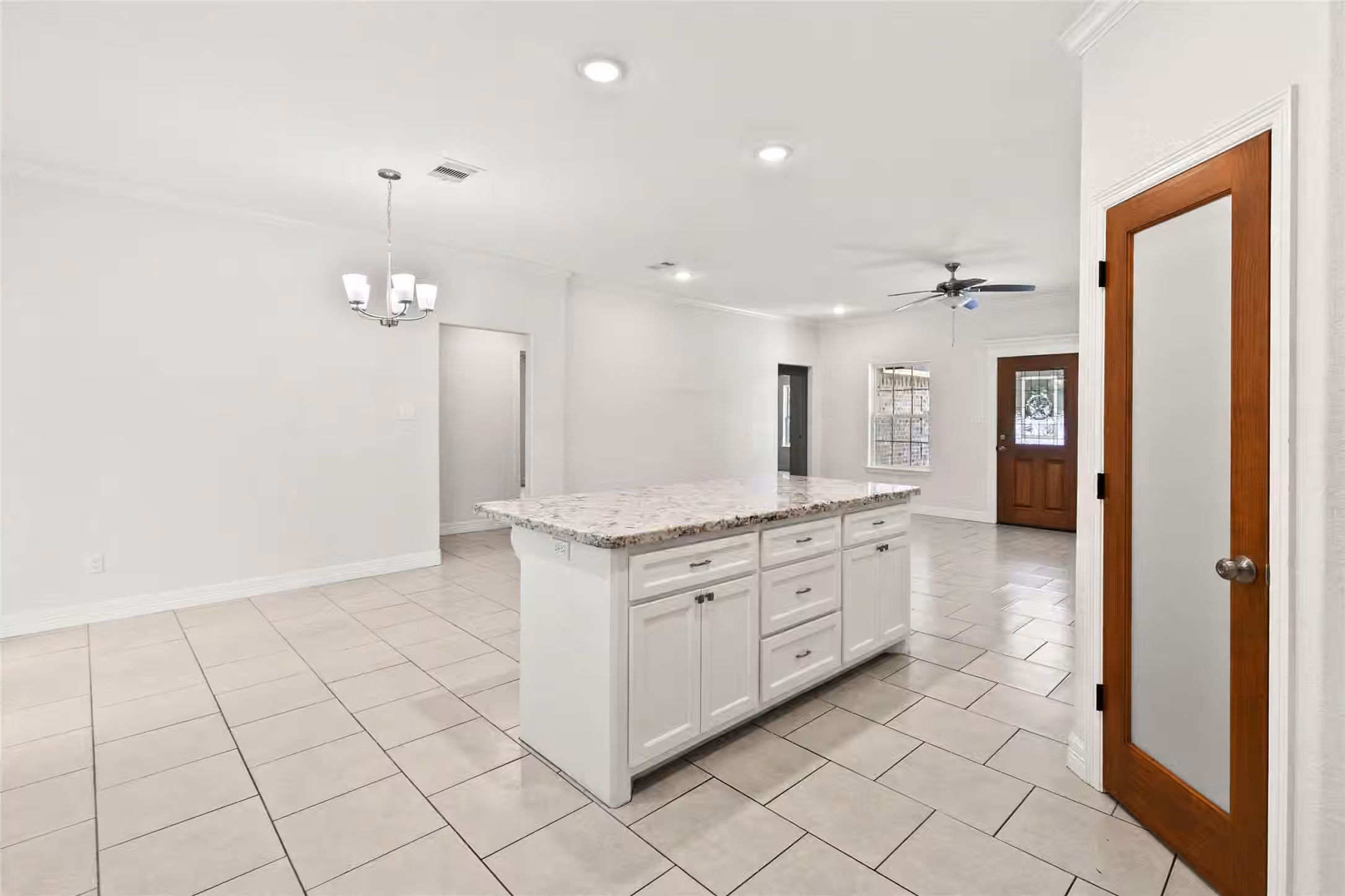 Photo 5 of 26 Nelson Court, Jones Creek, TX