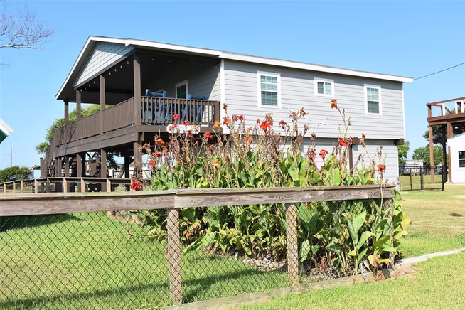 Photo of 1270 County Road 202, Sargent, TX 77414
