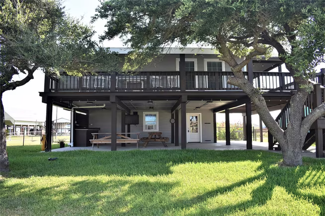 Photo 5 of 1270 County Road 202, Sargent, TX