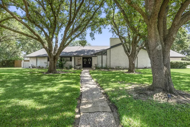 Photo 6 of 618 Melody Lane, Eagle Lake, TX