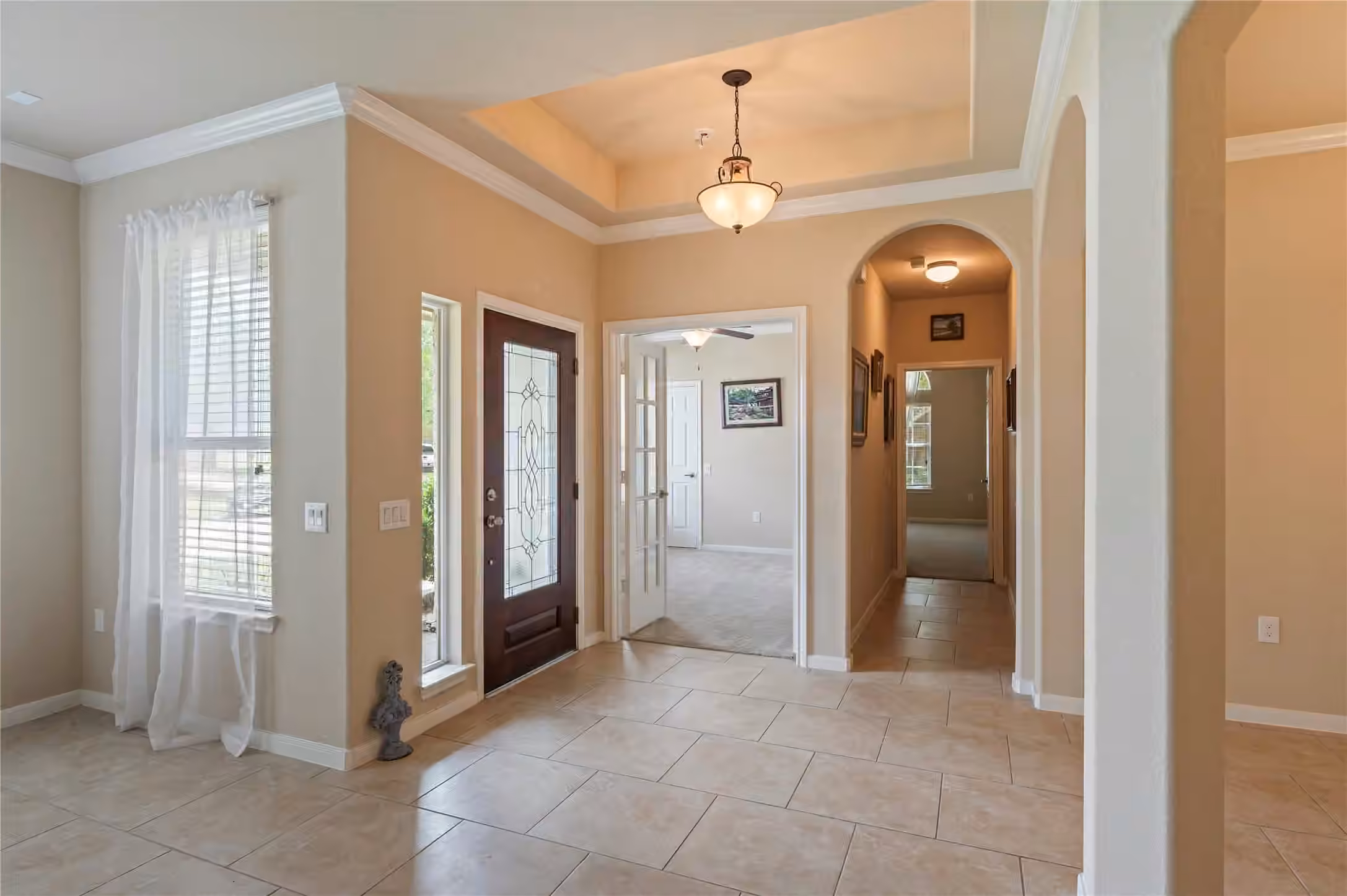 Photo 2 of 1201 N Riviera Circle, Pearland, TX