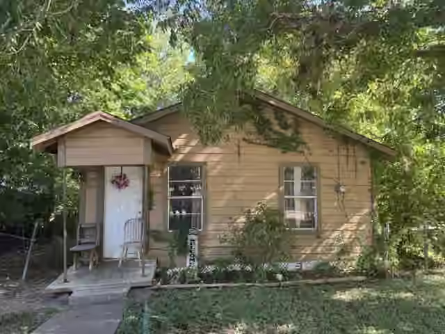 Photo of 305 Liberty Street, Brenham, TX 77833