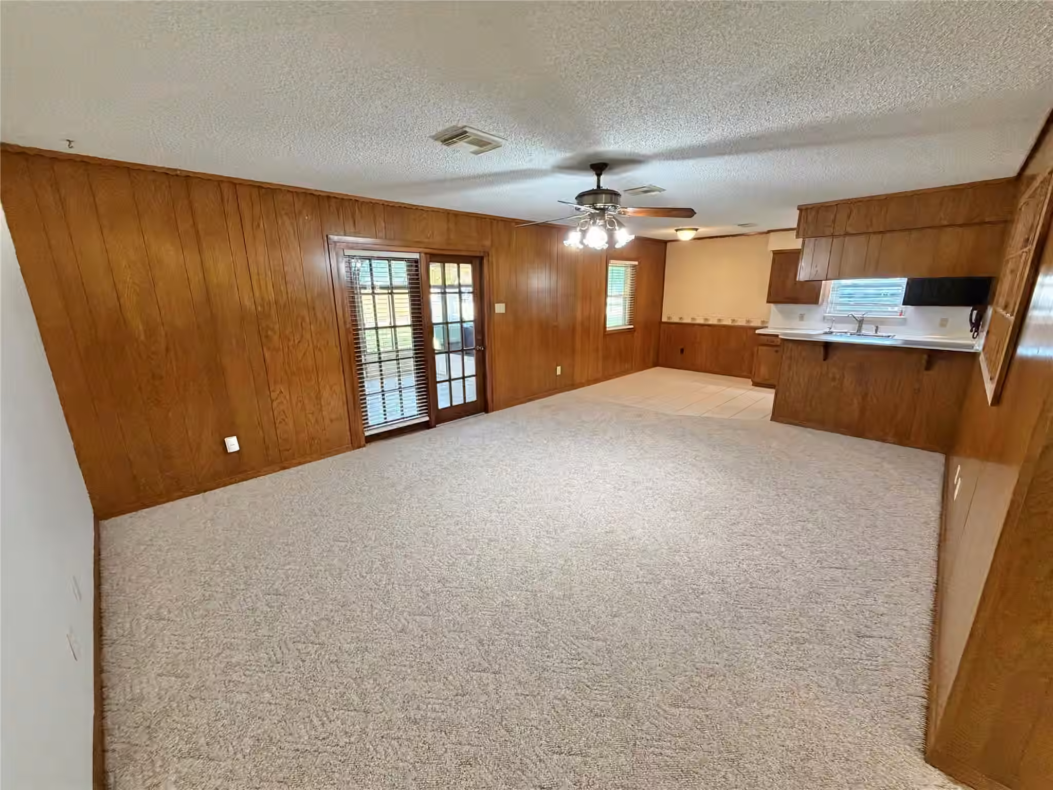 Photo 6 of 1302 Avenue H, Danbury, TX