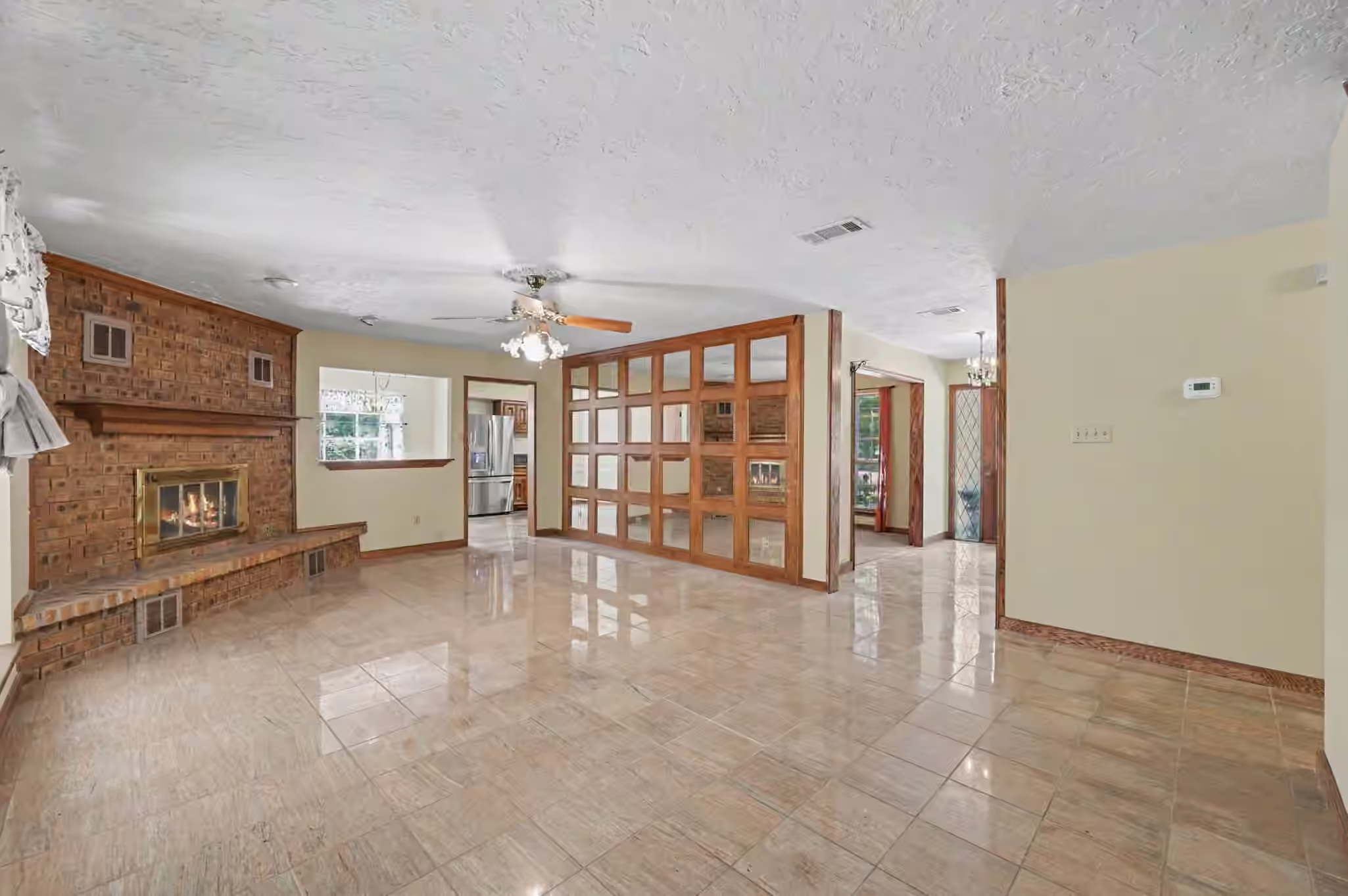 Photo 7 of 5188 Old Castle Way, Conroe, TX