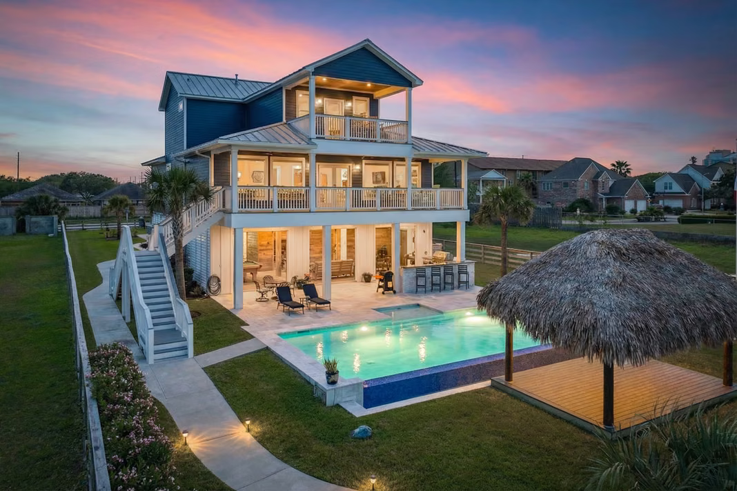 Photo of 7220 Avenue N 1/2, Galveston, TX