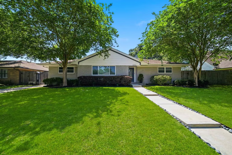 Photo of 10211 Cliffwood Drive, Houston, TX