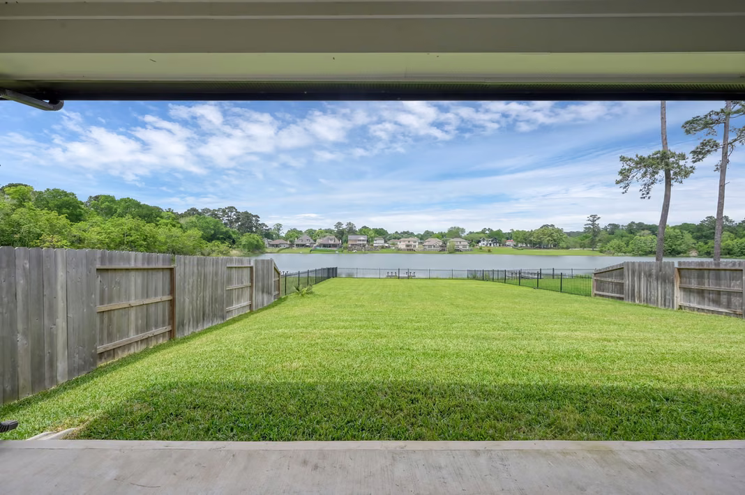 Photo 2 of 622 Paisley Harbor Court, Conroe, TX