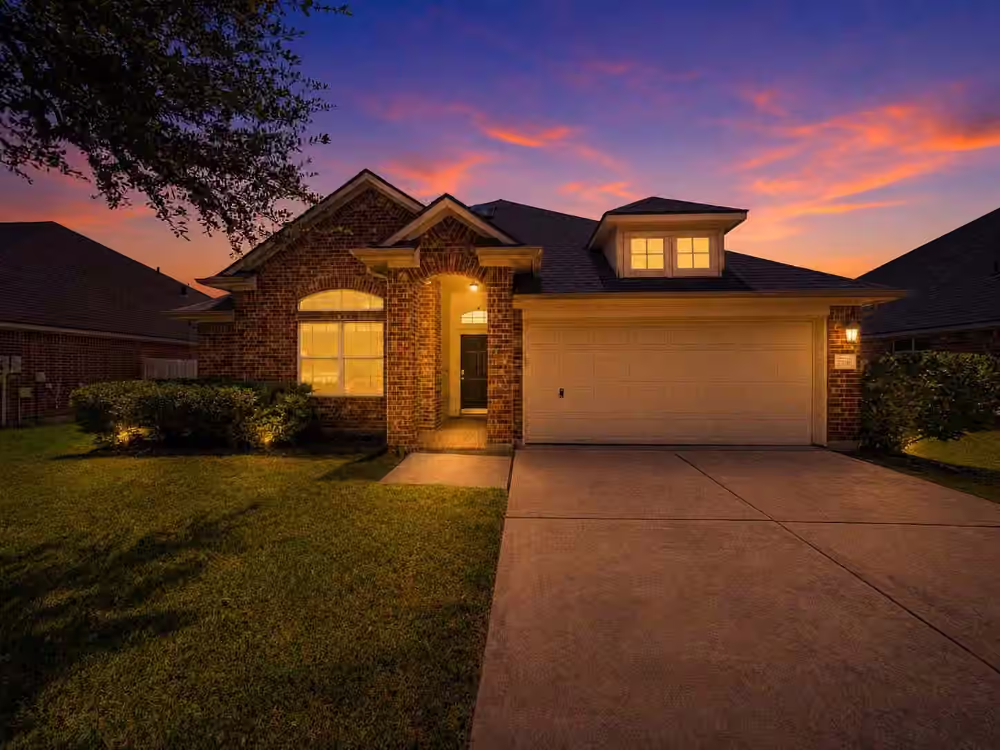 Photo 2 of 7510 Waterlilly Lane, Pearland, TX