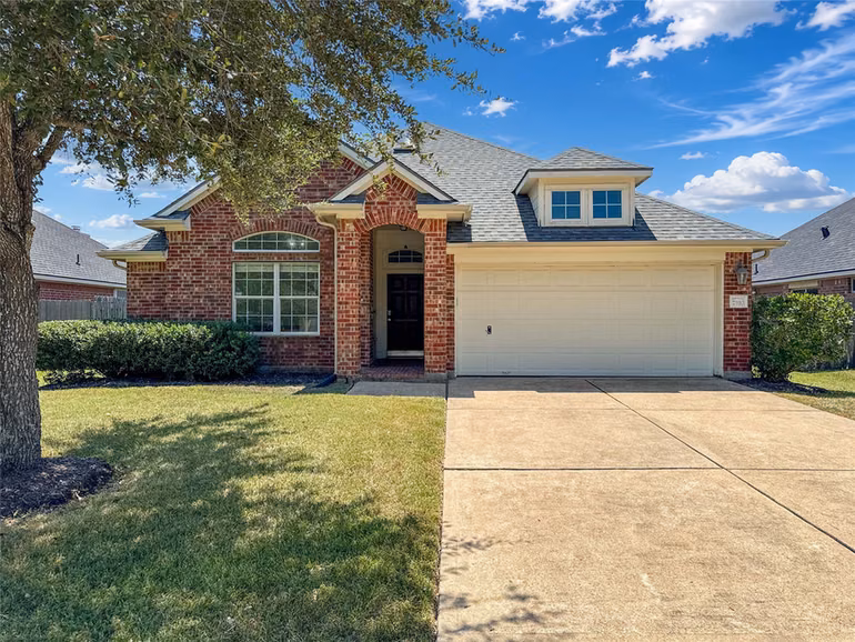 Photo 6 of 7510 Waterlilly Lane, Pearland, TX