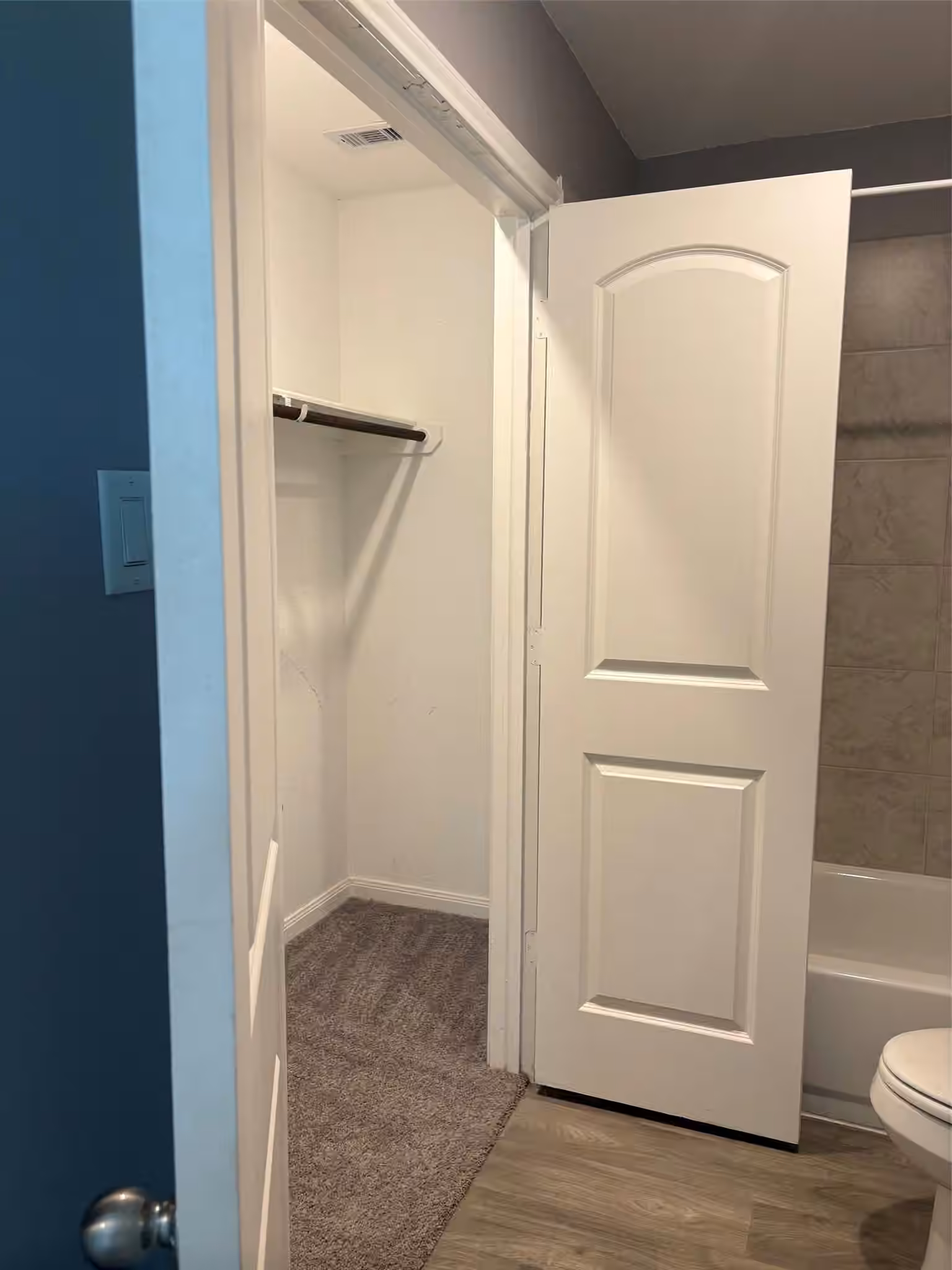 Photo 6 of 9822 Emerald Stone Way, Conroe, TX