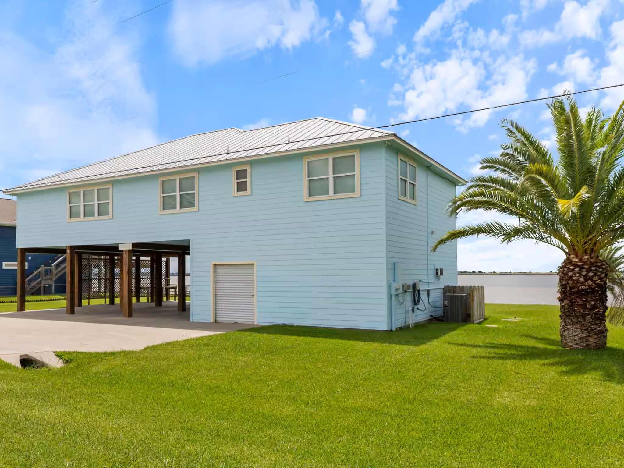 Photo 5 of 1730 W Bayshore Drive, Palacios, TX