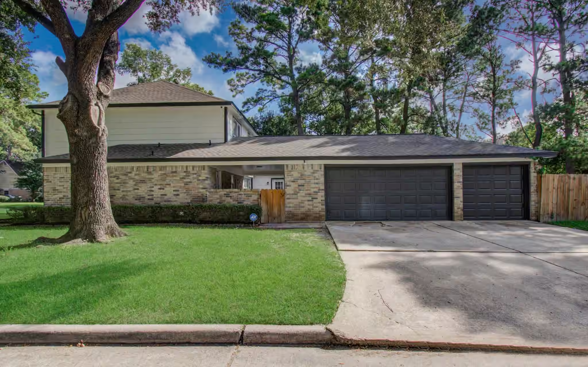 Photo 3 of 4735 Theall Road, Houston, TX
