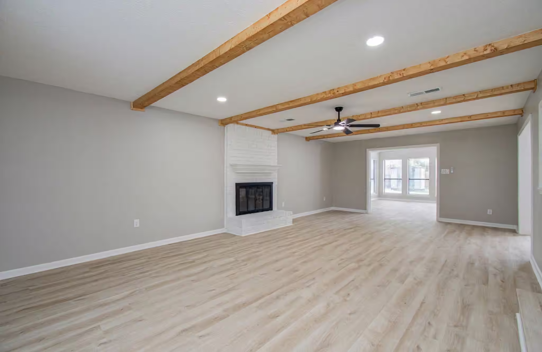 Photo 5 of 4735 Theall Road, Houston, TX