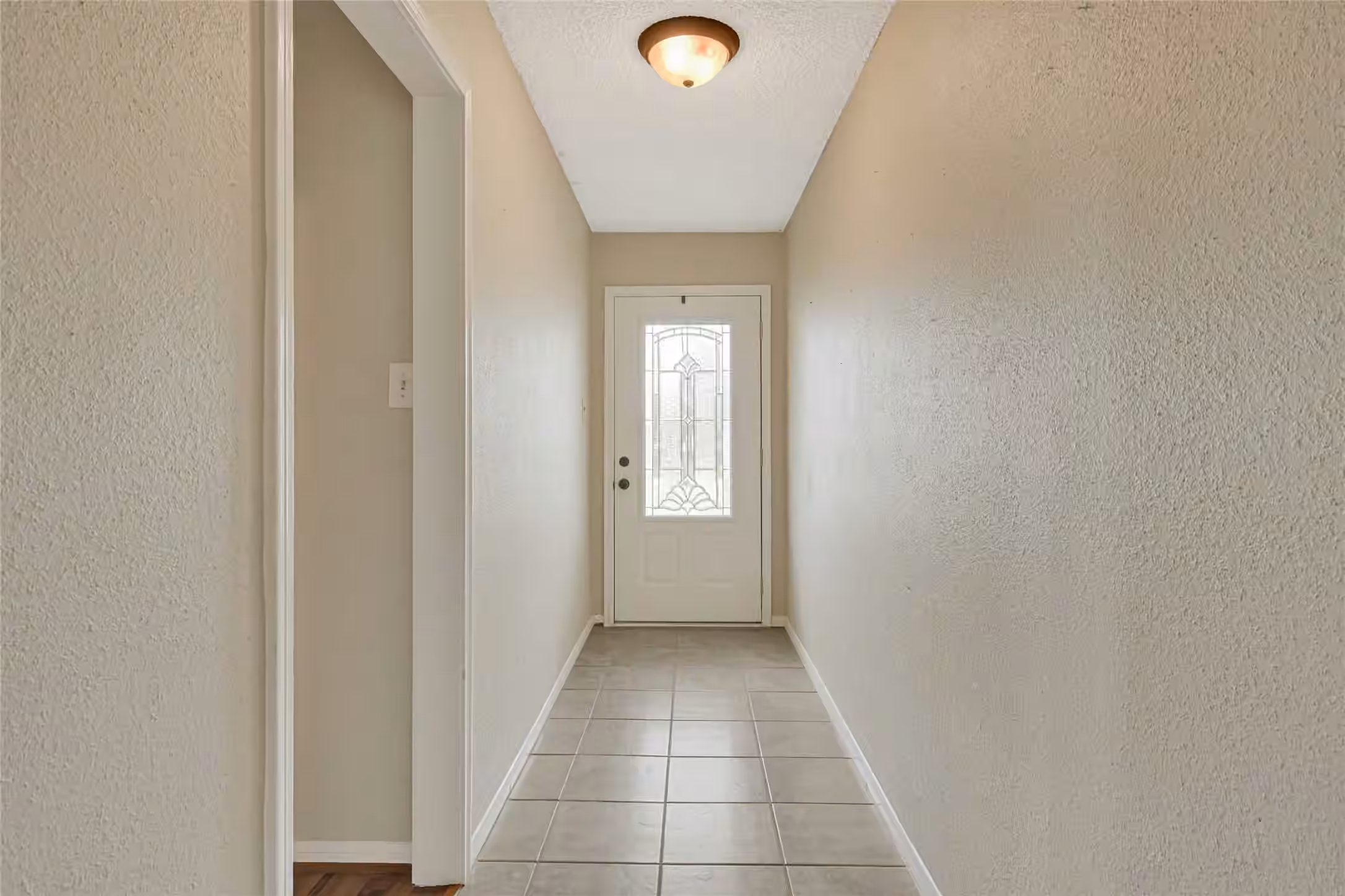 Photo 5 of 10010 Lost Pine Drive, Baytown, TX