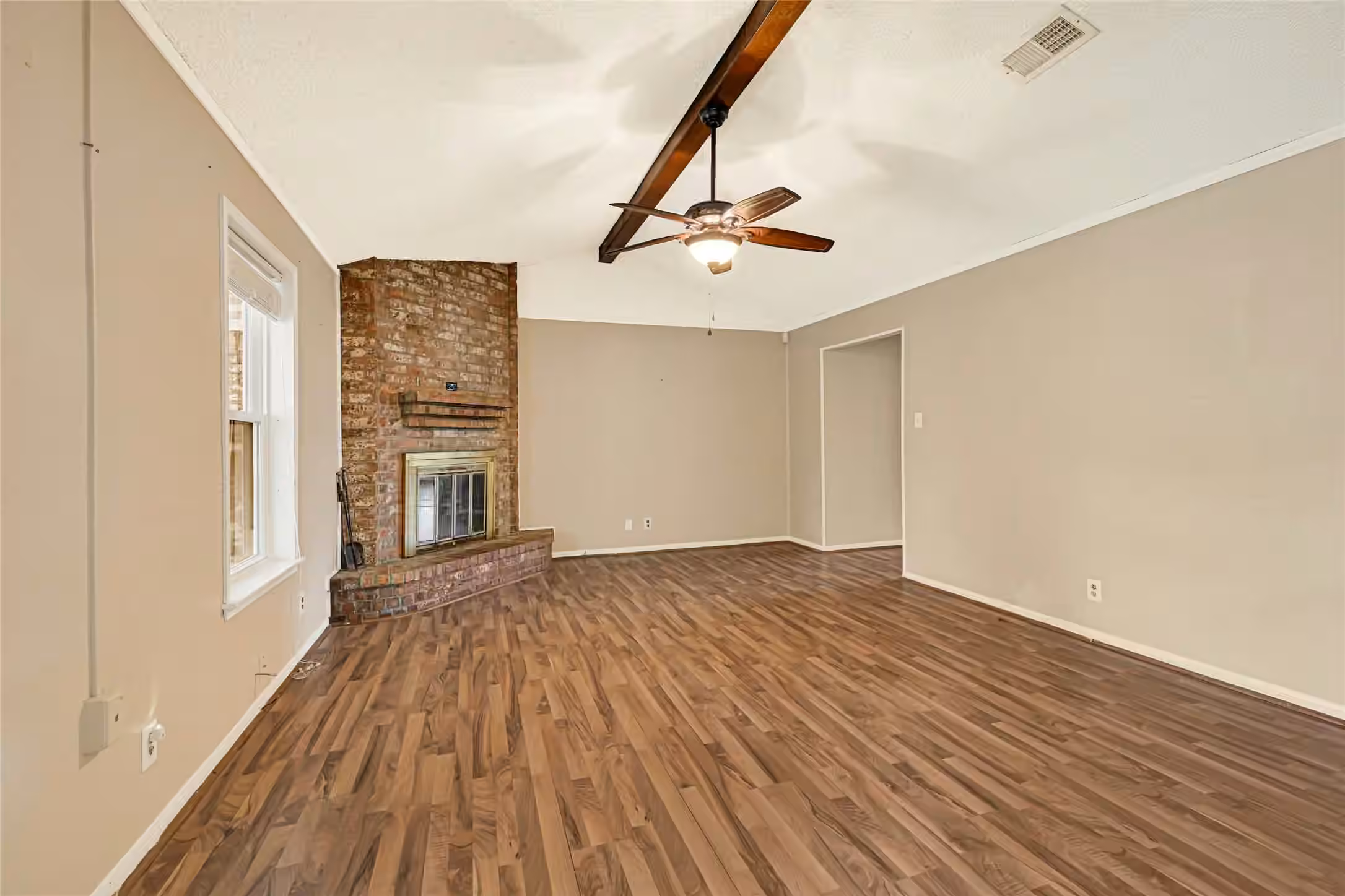 Photo 7 of 10010 Lost Pine Drive, Baytown, TX