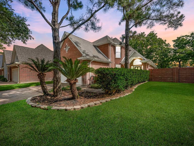 Photo 2 of 36 Grants Lake Circle, Sugar Land, TX