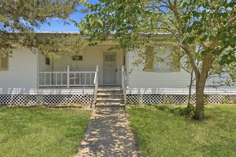 Photo 2 of 1310 Brazos Street, Hempstead, TX