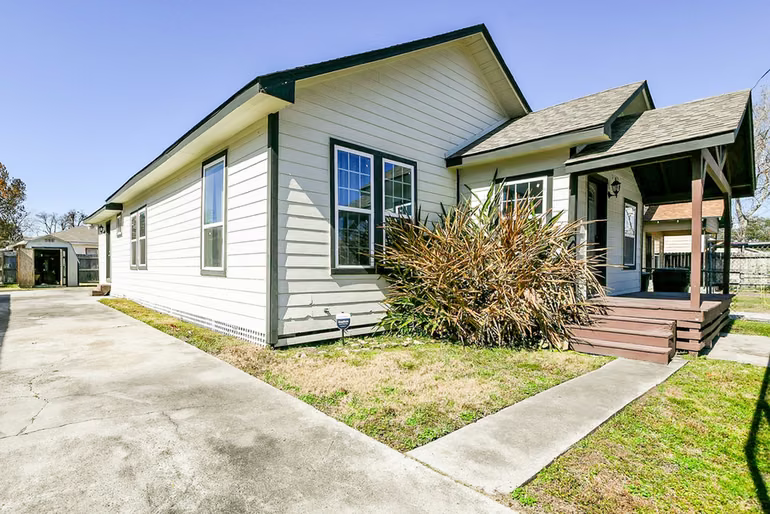 Photo 2 of 2119 Carter Street, Houston, TX