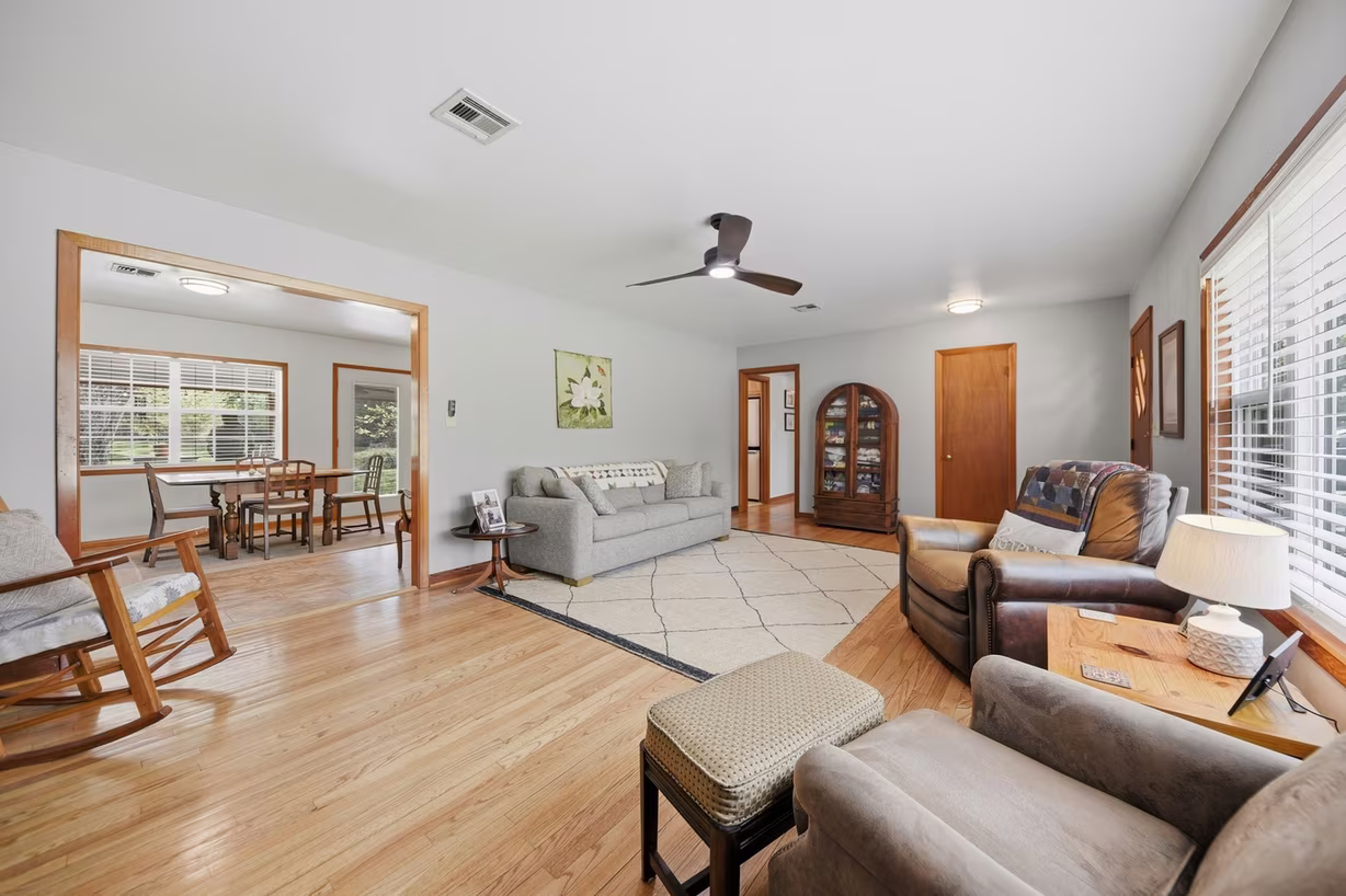 Photo 2 of 1607 S Chappell Hill Street, Brenham, TX