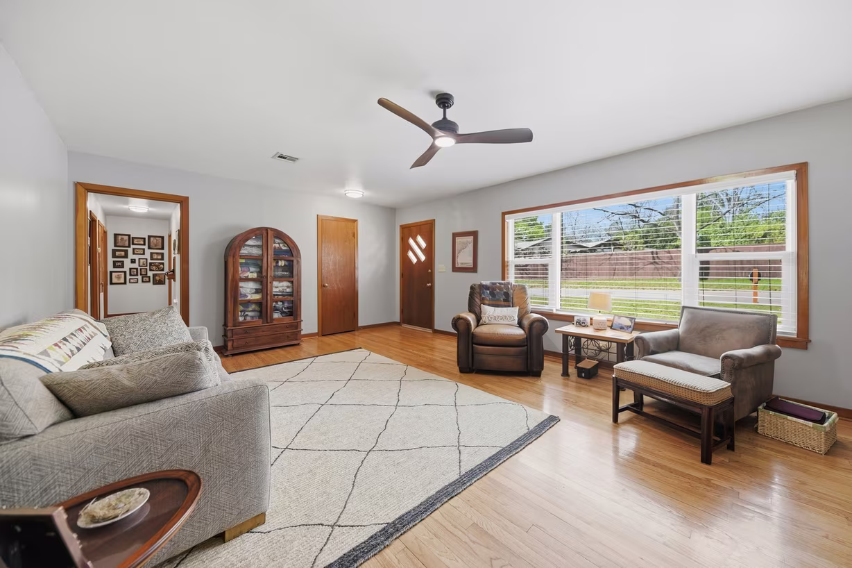 Photo 7 of 1607 S Chappell Hill Street, Brenham, TX