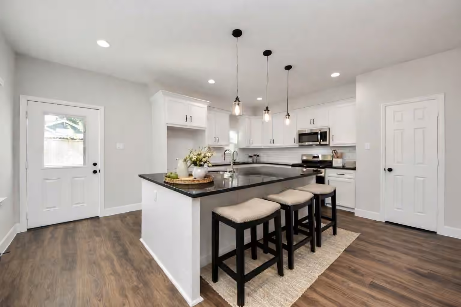 Photo 6 of 6910 J W Peavy Drive, Houston, TX