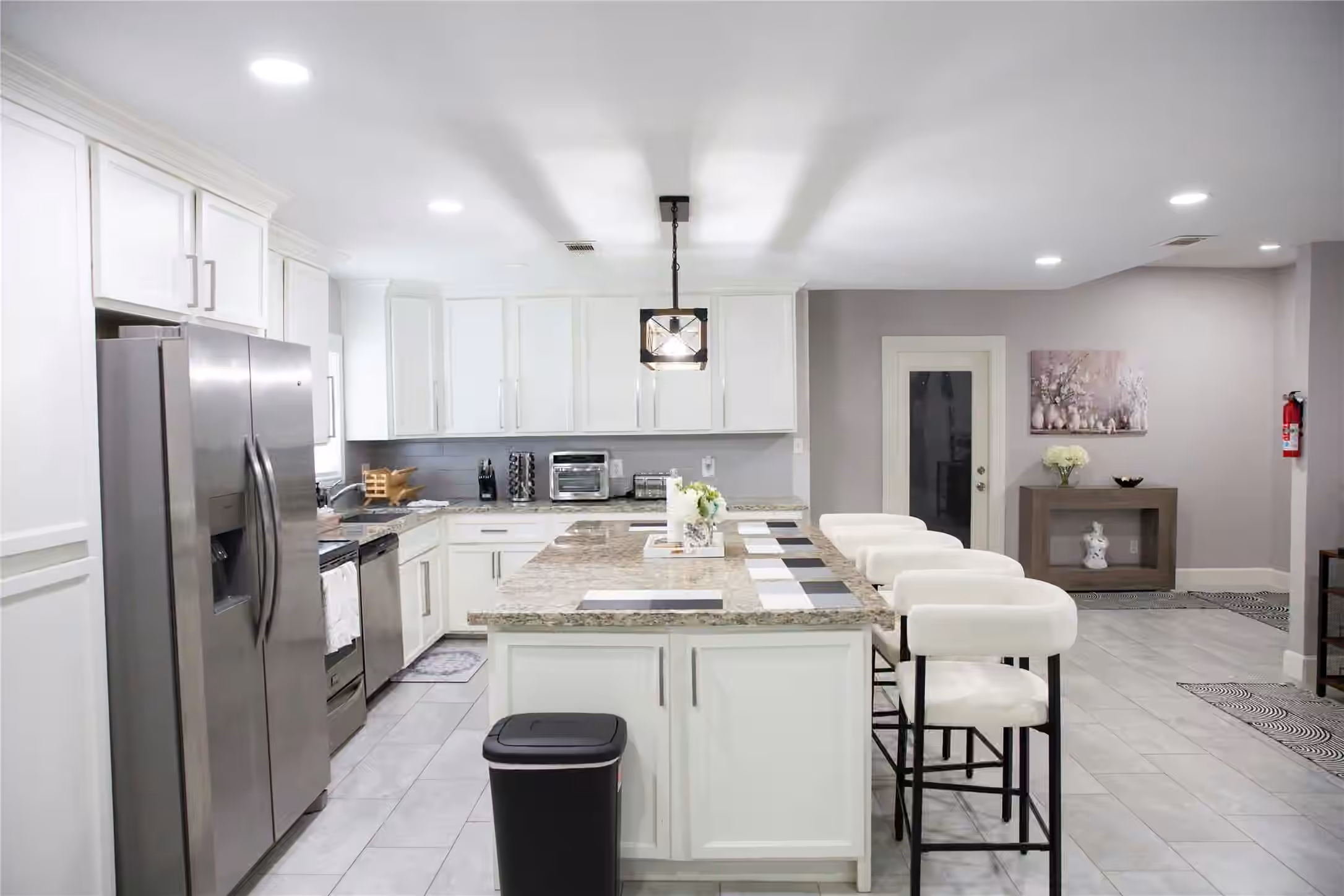Photo 5 of 12218 Hillcroft Street, Houston, TX