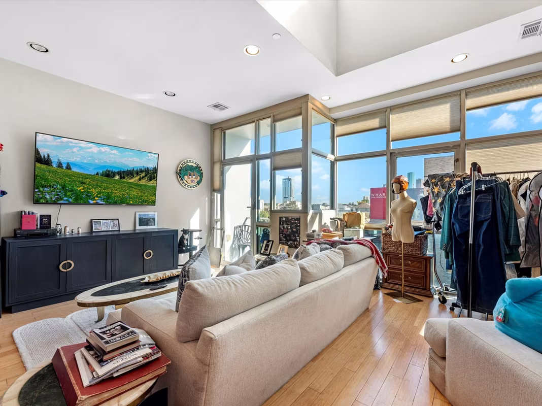 Photo 4 of 1406 Columbus St Street 303, Houston, TX