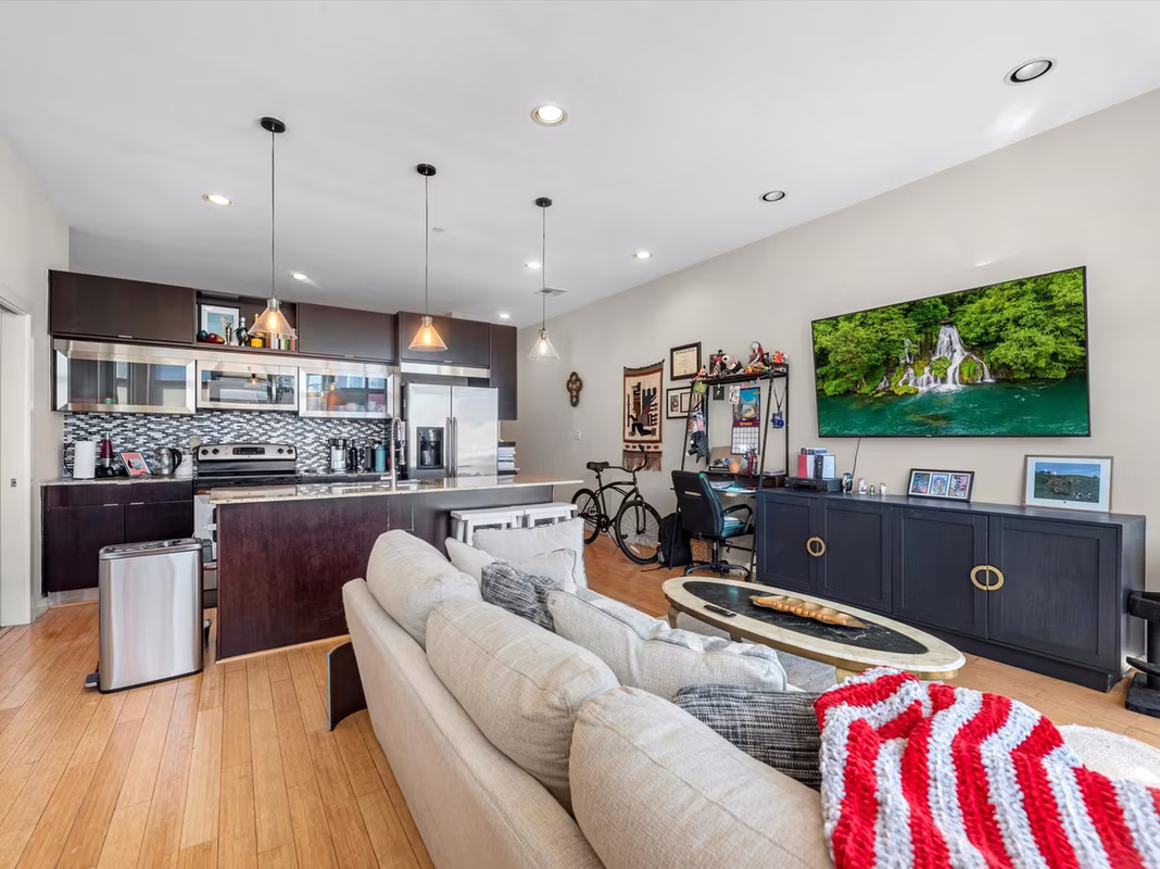 Photo 5 of 1406 Columbus St Street 303, Houston, TX