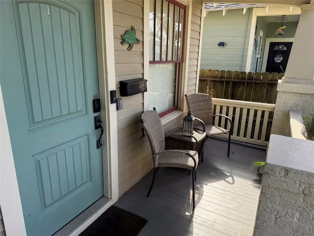 Photo 4 of 4419 Avenue Q 1/2, Galveston, TX