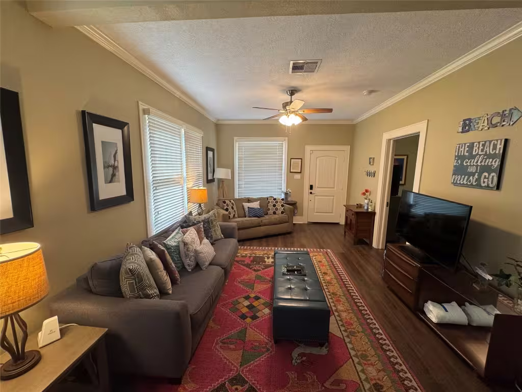 Photo 7 of 4419 Avenue Q 1/2, Galveston, TX