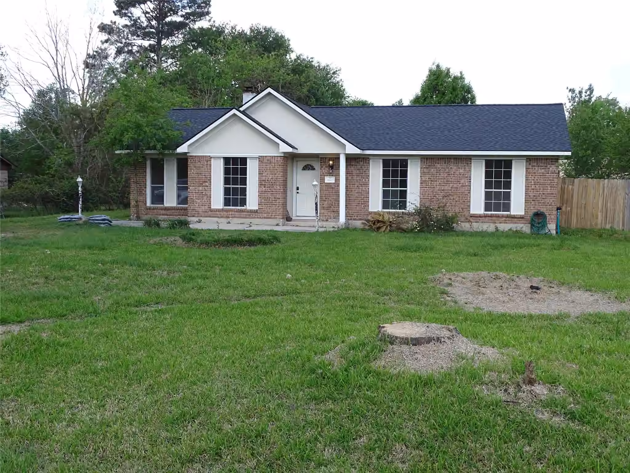 Photo 2 of 18906 Woodridge Drive, Conroe, TX